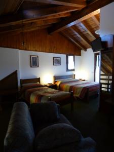 Family Room (4 Adults + 2 Children) - Split Level