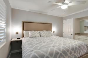 Lands End 10-403 Beach Front - Premier