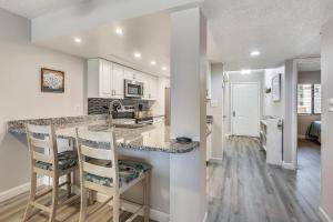 Lands End 4-202 Bay Front - Premier