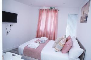 Harrow Luxury flat With free parking.