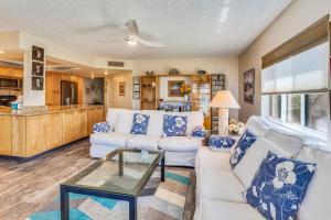 Lands End 8-301 Beach Front