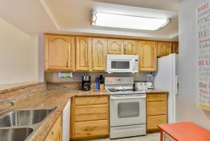 Lands End 9-403 Beach Front - Premier
