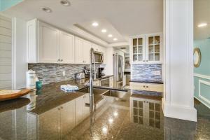 Lands End 8-204 Beach Front - Premier