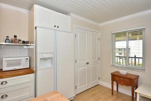 Lands End 8-403 Beach Front - Premier