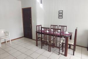 Apto Temporada Ed Erika rua 701 Balneário Camboriú SC