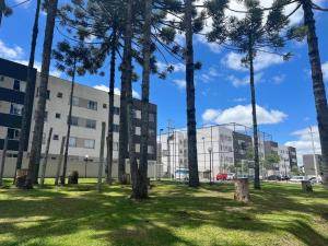 Apartamento 2 quartos, prox Outlet Campo Largo BR e Hospitais possui lava e seca