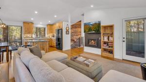 Diamond Peak - Unit 20