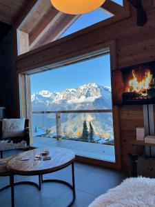 Swiss Chalet Feniks by Jolidi