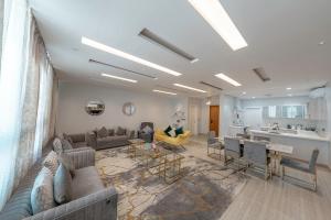 Mabaat-Executive 3BR-Al Malqa - 573