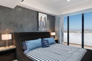 Lujo y Comodidad Frente al Mar en Torre Catania