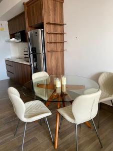 Depa con alberca y jardín a 5 min de San Pedro