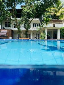 Lanka Bangla Inn by Wee Group
