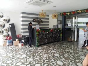 Commonwealth Residences combine 2 units