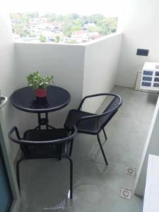 Commonwealth Residences combine 2 units