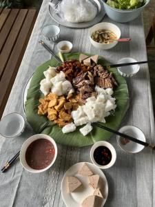 NHÀ CỦA CHI - HOMESTAY Food & Coffee