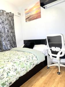 En-Suite Room Near City Center 3