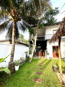 Surf Heavens - Dikwella North