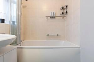 Contractors,wifi#parking