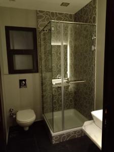 شقة فندقية كمبوند بيڤرلى هيلز الشيخ زايد