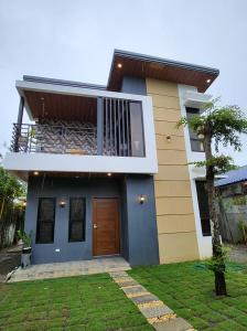 4 bedrooms Villa AR3 Vacation House -close to Silay Airport