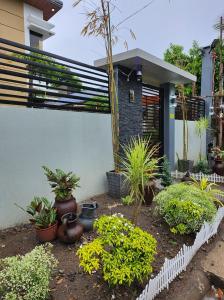 4 bedrooms Villa AR3 Vacation House -close to Silay Airport