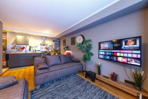 S22 rrlux free parking