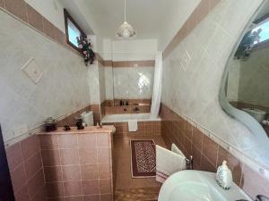 Cuellas Apartment - Syracuse