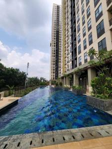 Cozy Studio Apartment Trans Studio Cibubur