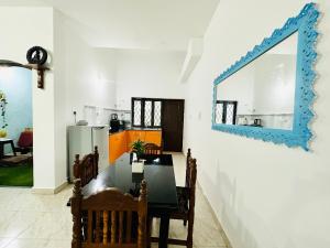 GR STAYS Beautiful 2bhk Apartment In Arpora 5 mins to Baga