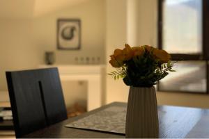 Central Art Apartment in Bansko with Mountain View