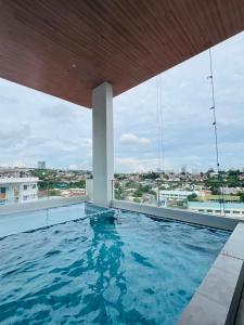 City Stay Studio near Cebu Uptown Pool Netflix Fast Wifi