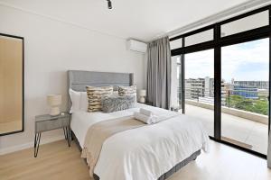 Luxury Apartment in De Waterkant with Amazing Views and Spacious
