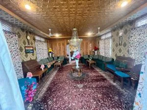 Lake Infinia - Kanzalwan