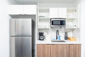 Bright 1BR with Netflix and King Bed Near Brickell and Marlins Park