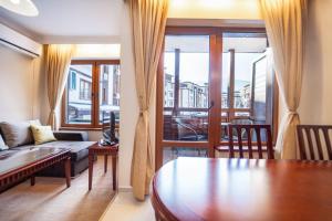 Host2U Slope-Side Home by the Gondola