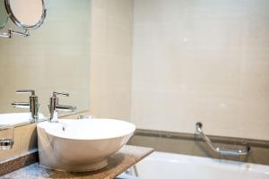 Host2U Slope-Side Home by the Gondola