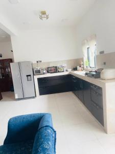 91-10B Papura family flat