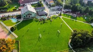 卡蒙内茨膳食公寓酒店及餐厅 - 拉齐布日