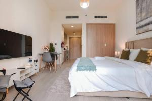 Cozy Studio with Garden Views in Nad Al Sheba