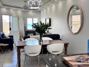 7 The Bay - Ballito Beachfront Apartment