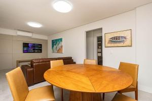 Porto Madero 105 – Apartamento Moderno em Condomínio com Piscina e Academia no Rooftop no Centro de Bombinhas.