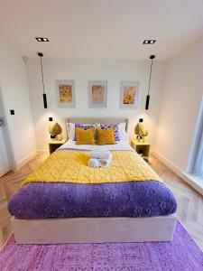 R2 - Luxury Self-Contained Private En-Suite Room in Halesowen