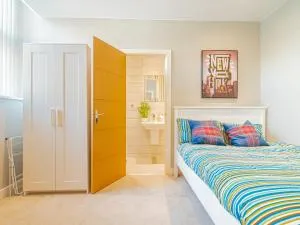 Sheffield Oasis Apartment - Modern & Cosy Stay - Longley