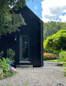 LA MAISON UGOLIN and INÈS