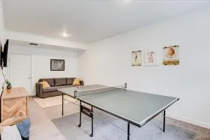 Garage Game Room King Bed - Vineyard