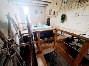 Maisons de vacances Gite insolite dans un moulin a eau avec spa privatif : photos des chambres
