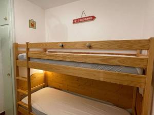 Appartements Studio montagnard pour 4 a 5 min des commerces avec ski bus au pied - FR-1-458-119 : photos des chambres