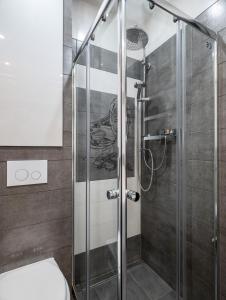 Two-Bedroom Apartment room in P&O Apartments Wola Tarasy