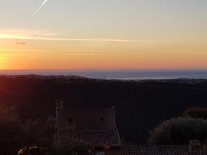 Appartements Appartement VUE MER an der Cote d-Azur fur 2-3 Personen mit Gartenanteil : photos des chambres