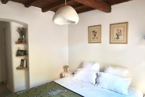 10-min Duomo central flat with private garden